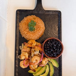 Camarones Al Mojo De Ajo